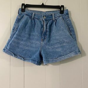 American Eagle Women’s Mom Shorts